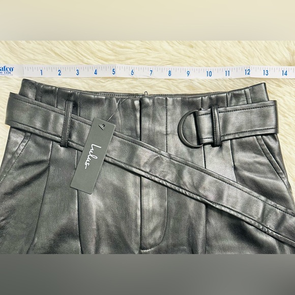 Lulus Black Vegan Leather Paperbag Waist Shorts – Brand New w/ Tag, Size S - Picture 10 of 11